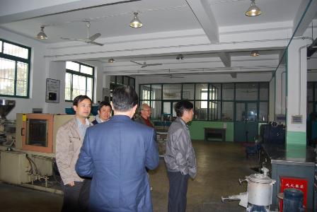 专家组一行考察参观材料实验大学生做爱
中心